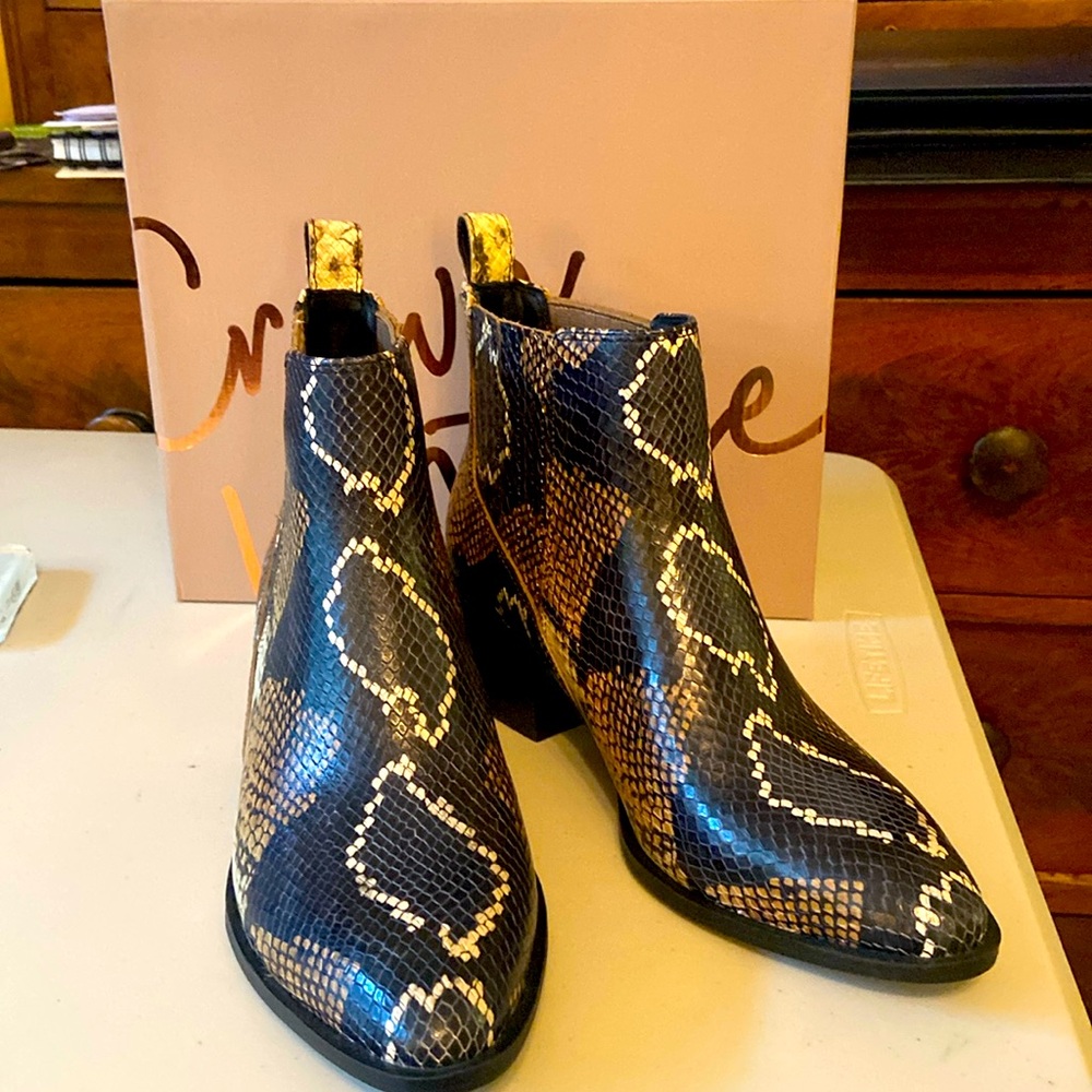 Crown Vintage Brown Multi Rocky Snake 🐍 Print Heeled Ankle Boots